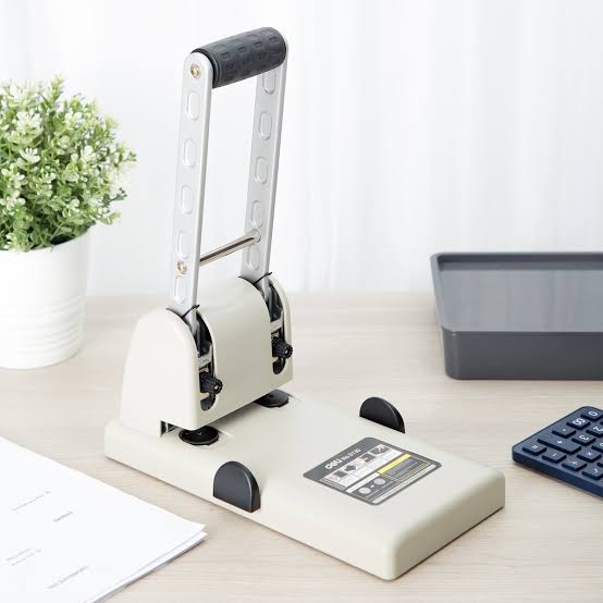 Máy đục lỗ Deli E0130