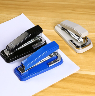 Máy dập ghim số 3 Deli