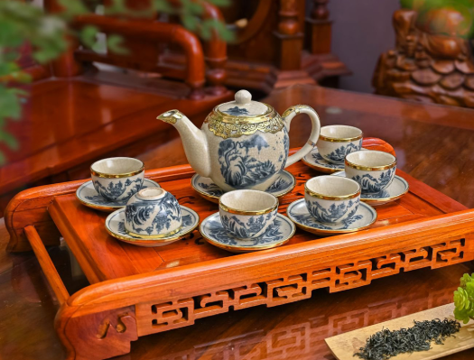Bộ ấm trà sứ Minh Long